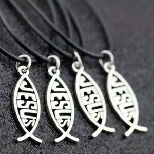 NWOT Men inspirational necklace